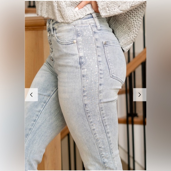 Judy Blue Rhinestone Flare ✨ Extra Stretchy - Picture 7 of 12